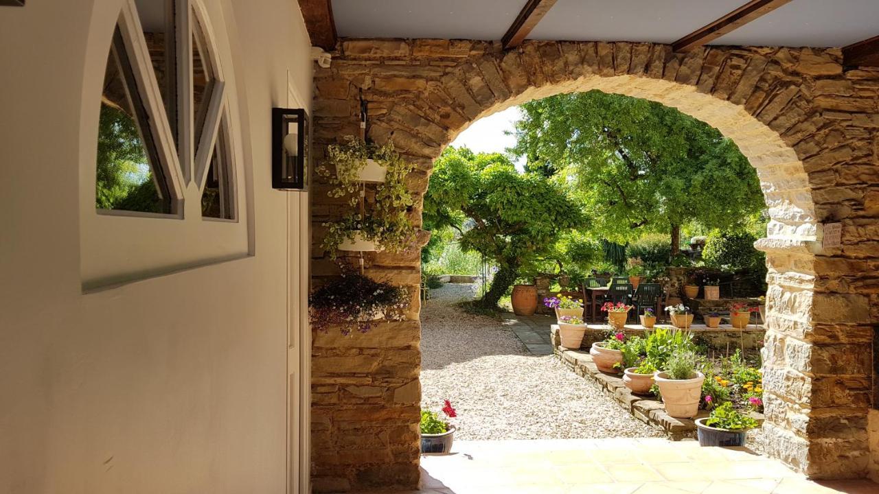 Chambres D'Hotes Secret Pyrenees Lasseube Exteriör bild